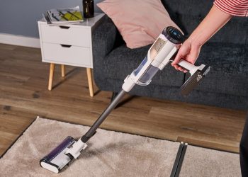 Is it just me, or are modern vacuums are getting heavier? These are the best ultra-light vacuums that don’t require biceps of steel