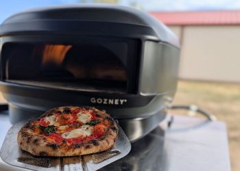 I’ve made thousands of pizzas for slice-loving customers, and the Gozney Arc Lite is a near-perfect pizza oven for beginners