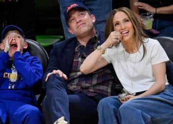 Jennifer Lopez screams wildly as she celebrates Knicks’ win