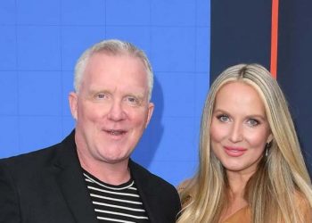 Anthony Michael Hall talks about becoming dad at 55