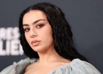 Charli XCX gets honest about feeling like an ‘outsider’ growing up