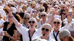 Pitbull fans set world record as 22,000 wear bald caps