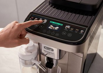 The new De’Longhi Magnifica Duo prepares 20 different coffee drinks at the tap of a button — and its 3-minute cold brew feature has me sold