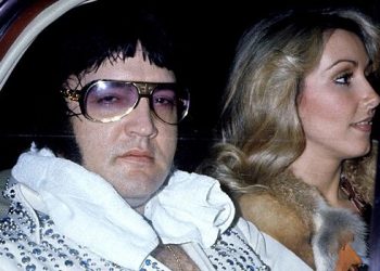 Elvis ex Linda Thompson returns to King’s grave in ‘sombre and bittersweet’ visit