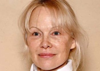 New ‘Baywatch’ series shuts out Pamela Anderson