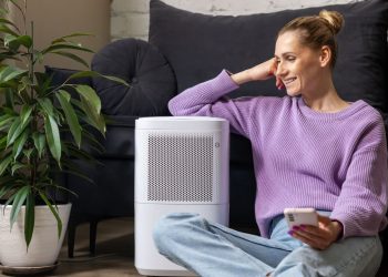 ‘Scammers often take advantage when temperatures rise’ — industry experts explain how to spot fake air conditioner storefronts before you lose your money this summer