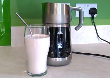 Want delicious lattes the easy way? I’m a certified barista, and these are the top 3 milk frothers I recommend for perfect results every time
