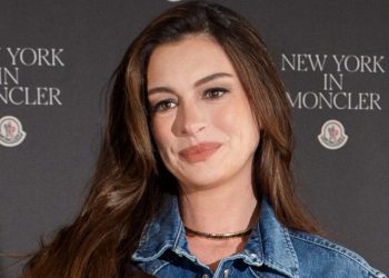 Anne Hathaway warned by doctor against appearing on ‘Hot Ones’
