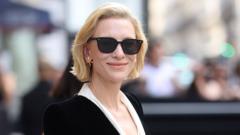 Cate Blanchett asks theatre audience to stop filming during show