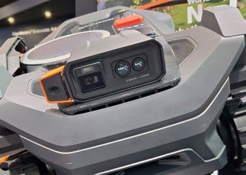 I just saw a lawnbot with a mechanical arm that reaches out to hand-trim your edges — and it was mesmerizing