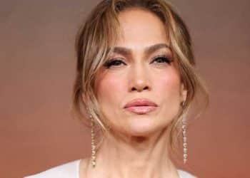 Jennifer Lopez reacts to Tucson gay bar shooting