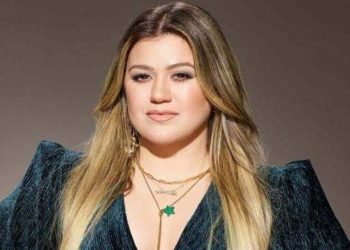 Kelly Clarkson reveals the song which nearly humbled her