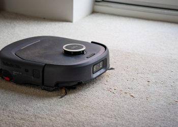 ​​​​The Eufy Omni E35 boasts huge suction power, good mopping performance, and self-cleaning