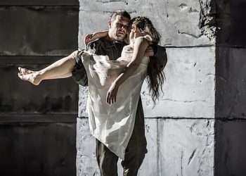 Glorious Wagner enjoys bouquets and some brickbats at Covent Garden
