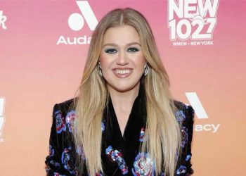 Kelly Clarkson is disturbed over being judged at Brooklyn Store